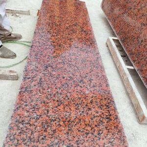 Alternative view of أحمر أسواني